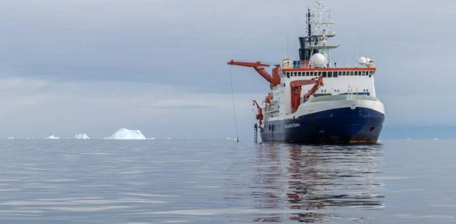 Forschungsschiff Polarstern in der Antarktis