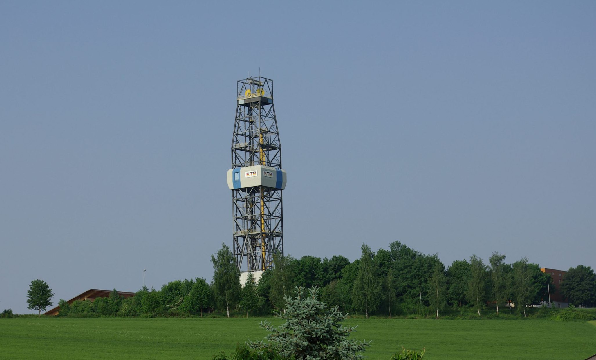 Der KTB-Bohrturm im Mai