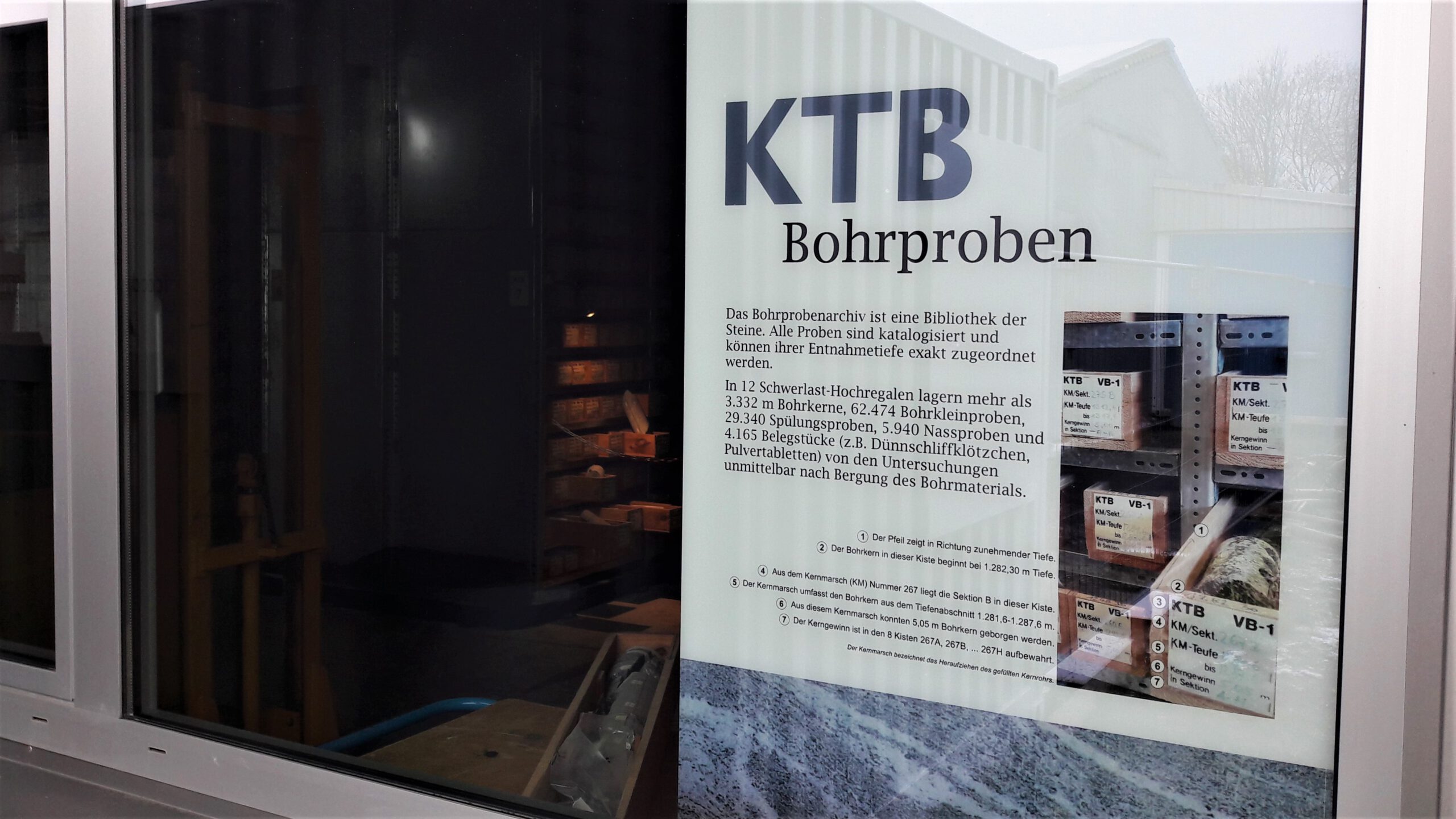 2022-Boden2-Archiv Ausstellungselemente Bohrprobenarchiv